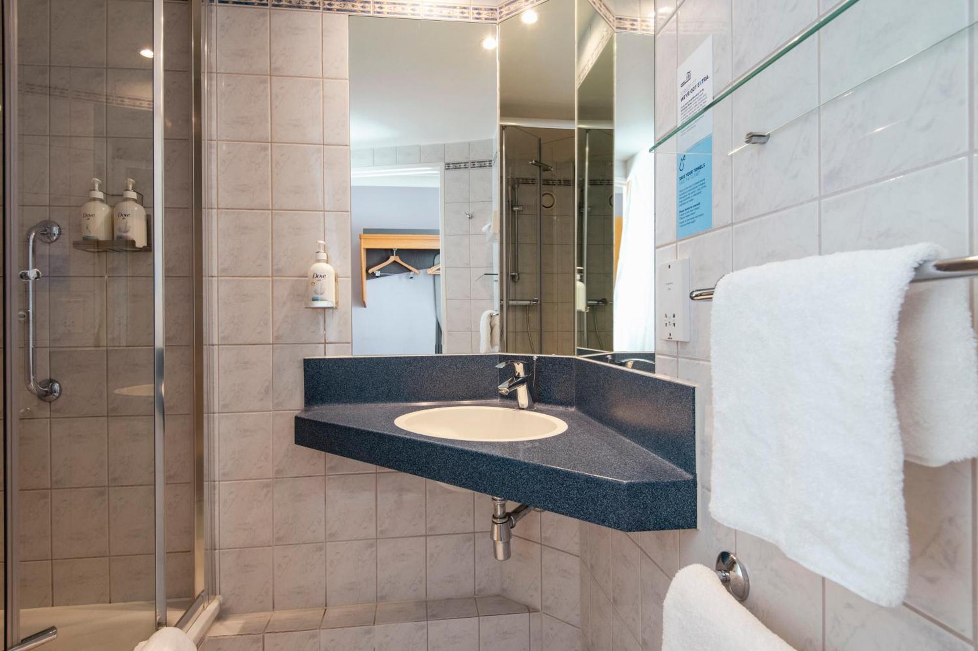 Express East By Ihg Hotel 3*
